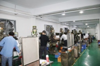 開(kāi)煉機(jī)車間一角